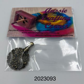 2023092 - Retro Vintage Pendant Yarn Cutter